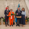 zdjęcie pary jubilatów z kierownikiem USC oraz Panią Burmistrza