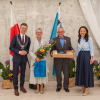 zdjęcie pary jubilatów z kierownikiem USC oraz Panią Burmistrza