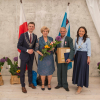 zdjęcie pary jubilatów z kierownikiem USC oraz Panią Burmistrza