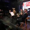 Zespół instrumentów dętych na scenie