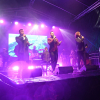 Zespół śpiewaków na scenie
