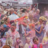 kolorowe twarze po proszkach holi