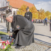 składanie kwiatów przez bractwo kurkowe