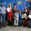 trzech członków jury z finalistami