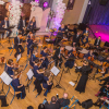 muzycy orkiestry symfonicznej - widok z góry sali