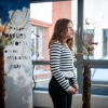 dziewczyna recytuje wiersz
