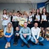 Nagrodzone osoby wraz z jury na scenie