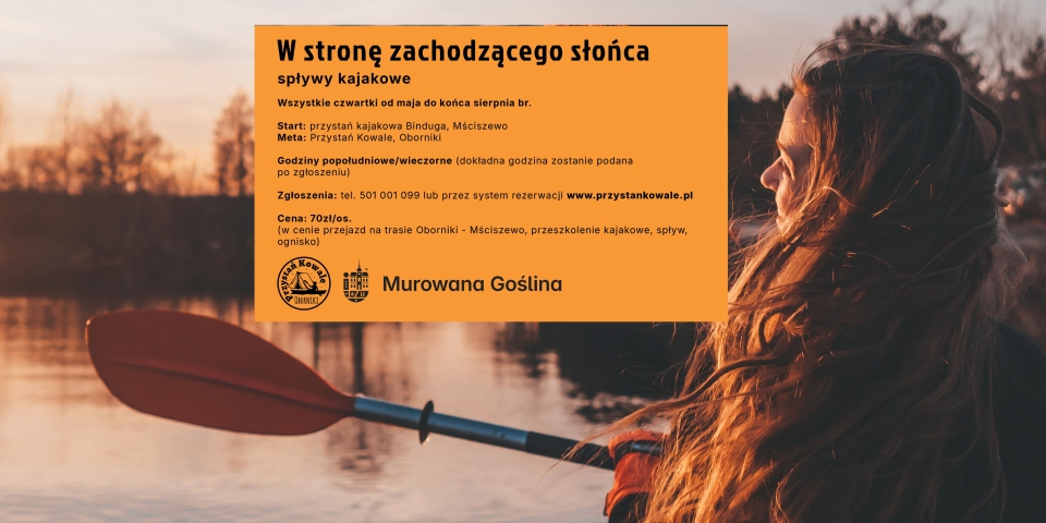 [obraz] kobieta płynąca w kajaku w stronę zachodzącego słońca