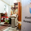 ksiądz przy mówinicy