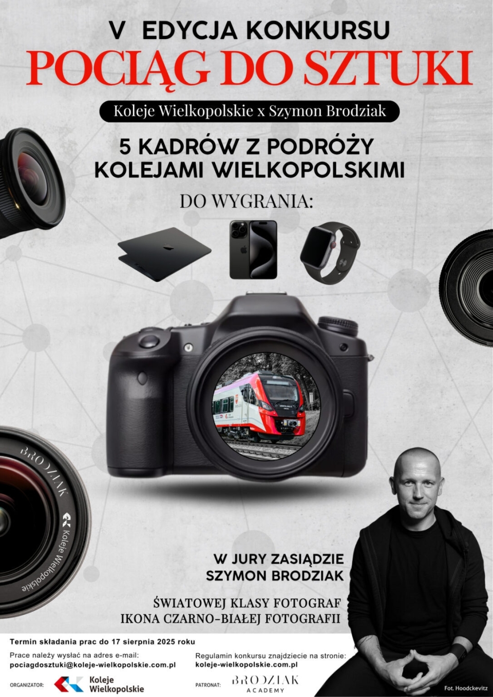 na grafice widoczny aparat fotograficzny, a u dołu po prawej postać mężczyzny