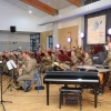 Orkiestra Wojskowa z Bydgoszczy gra na scenie