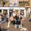 dzieci podczas konkurencji sprawnościowych na placu