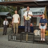 trzy osoby na podium