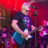 gitarzysta na scenie