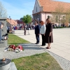 przedstawiciele Radnych Rady Miejskiej po złożeniu wiązanki przed pomnikiem