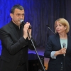 Dyrygent chóru oraz pani tłumaczka.
