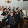 chór mieszany wykonujący pieśni podczas mszy