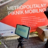 widok na tablet, na którym wyświetlane są pytania konkursowe dla uczestników konkursu