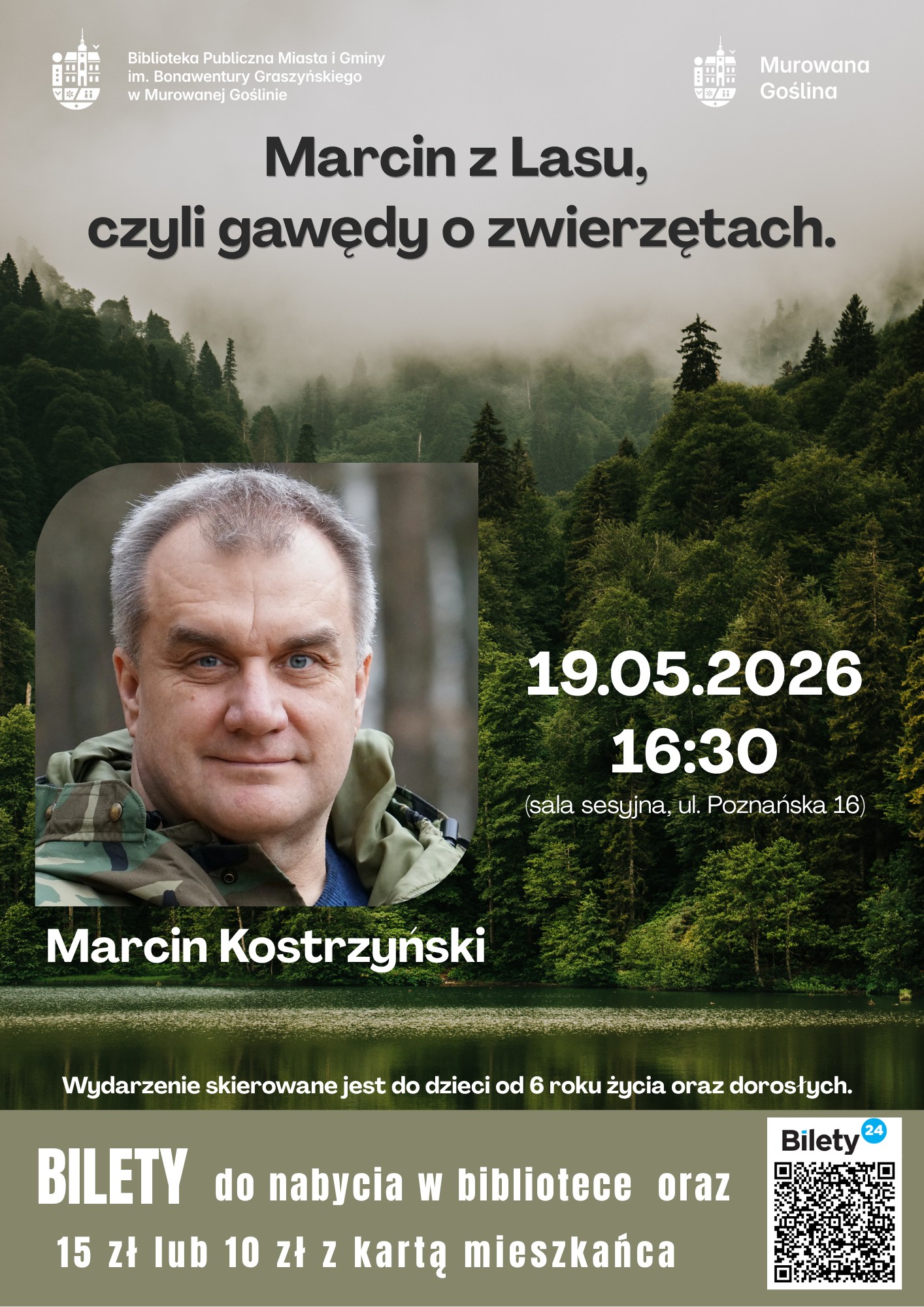 zdjęcie mężczyzny na pierwszym planie, w tle las