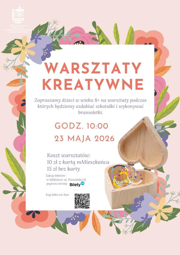 ramka z kolorowych kwiatów i drewniana szkatułka