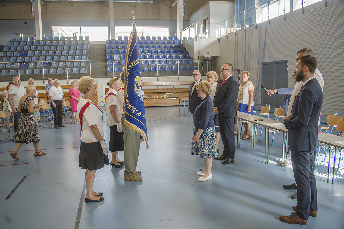 Uroczyste przekazanie sztandaru Goślińskiemu Stowarzyszeniu Seniorów